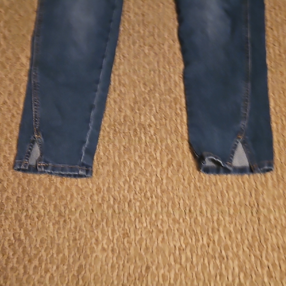 Stylish Blue Distressed Women's Skinny Jeans - Picture 7 of 7